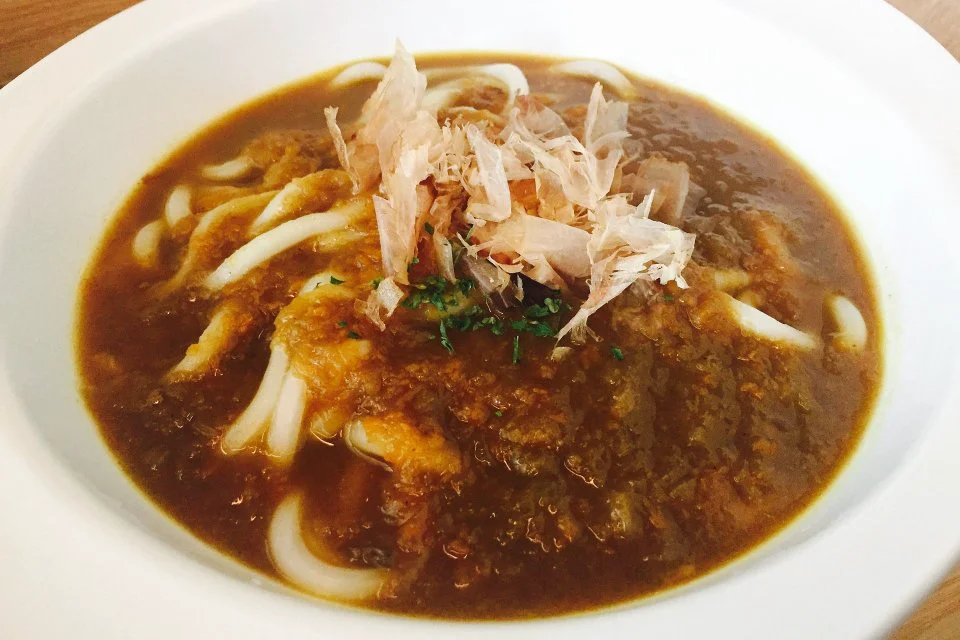 Mie Aceh adalah satu dari kuliner khas yang berasal dari Nanggroe Aceh Darussalam. Ciri khas dari kuliner yang satu ini ialah mie yang disiram kuah kari kental yang bercita rasa rempah-rempah, ditambah aneka lauk didalamnya.