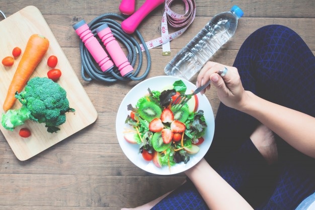 Diabetes menjadi salah satu masalah kesehatan yang semakin meningkat di seluruh dunia, termasuk Indonesia. Penyakit ini terjadi ketika tubuh tidak dapat memproduksi insulin yang cukup atau tidak dapat menggunakan insulin dengan efektif.