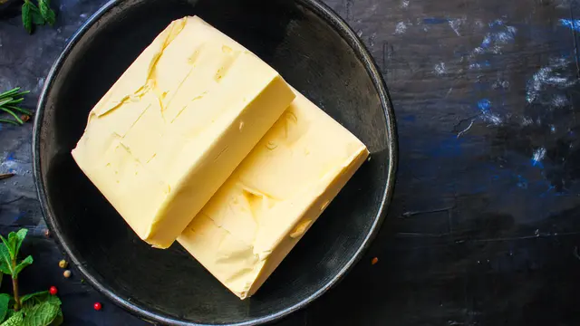 Perbedaan Butter dan Margarin: Memahami Karakteristik Unik Kedua Bahan Masak Ini