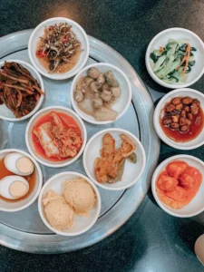 couponsonlinetoday.com, Bandung - Makanan bukan hanya sekadar kebutuhan untuk mengenyangkan perut tetapi juga bagian dari pengalaman menarik yang bisa dinikmati. Setiap hidangan memiliki cerita, cita rasa, dan budaya yang melekat di dalamnya.