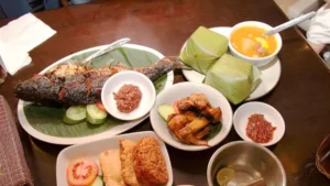 couponsonlinetoday.com, Bandung - Bandung tidak hanya menawarkan pesona alam dan rekreasi yang memikat tetapi juga menjadi surga kuliner yang siap memanjakan lidah para pengunjung dari makanan tradisional hingga jajanan kekinian kota ini memiliki segudang pilihan kuliner yang beragam.