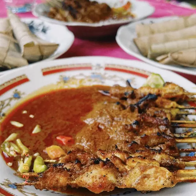 couponsonlinetoday.com, Jakarta - Wilayah Indonesia Timur, salah satunya di Nusa Tenggara bukan hanya terkenal dengan keindahan alamnya saja. Ragam kulinernya di Nusa Tenggara Barat (NTB) maupun Nusa Tenggara Timur (NTT) yang menggugah selera juga patut untuk dicoba.
