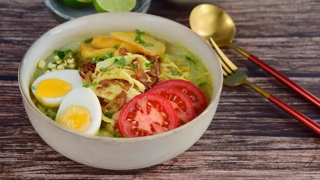 couponsonlinetoday.com, Bandung - Makanan berkuah sudah dikenal sejak lama menjadi bagian penting dalam kuliner Indonesia. Adapun dari banyaknya hidangan makanan berkuah, soto jadi salah satu hidangan yang menempati posisi istimewa di hati masyarakat.